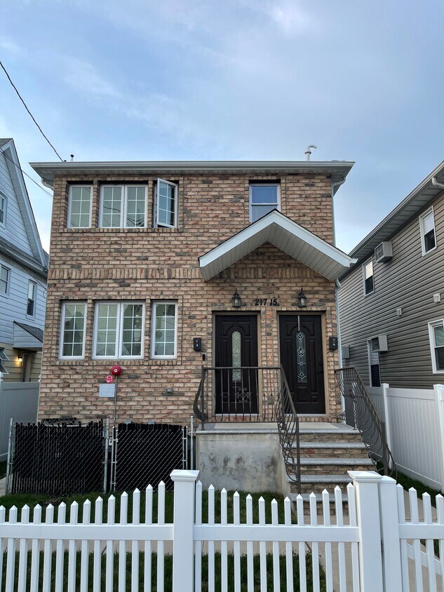 21715 137th Rd Unit 2, Springfield Gardens, NY 11413 Apartments in