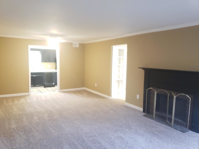 Building Photo - 108 Birch Grove