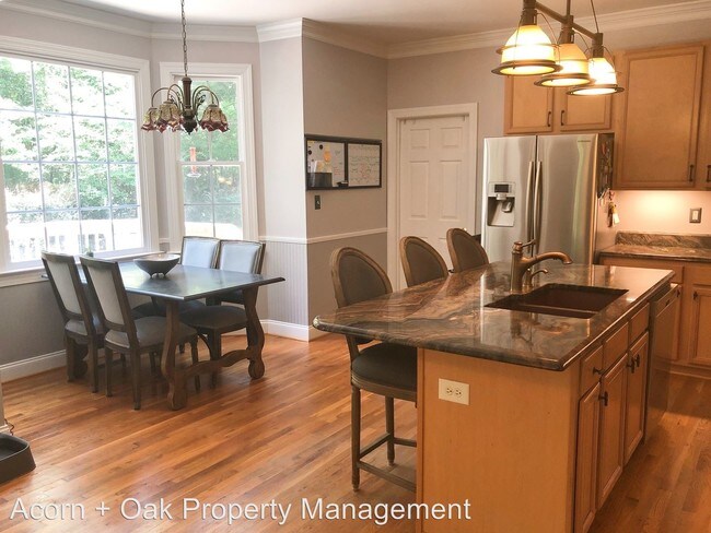 Building Photo - 4 br, 3 bath House - 147 Dover Rd.