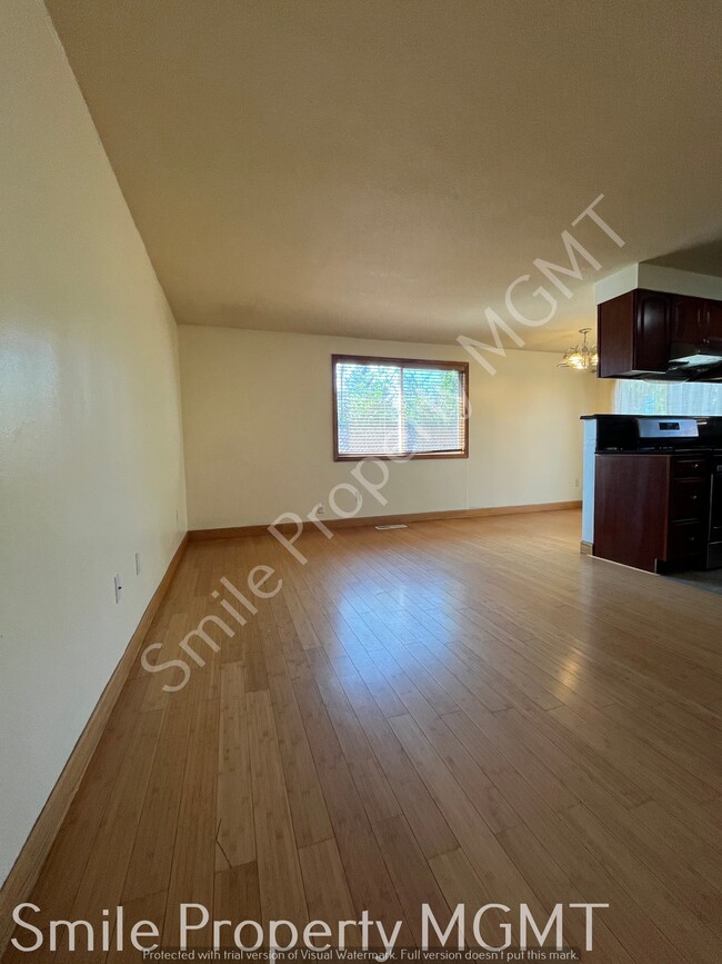 Building Photo - 215 SE 91st Ave