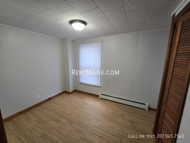 Foto del edificio - 324 Grove St