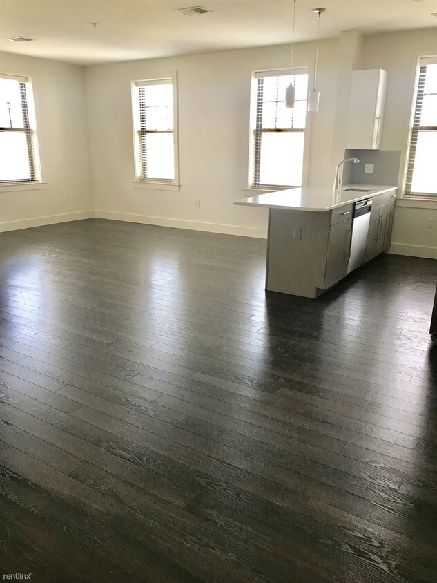 2 br, 2 bath - 23 Austin St # 2O - 2 br, 2 bath  - 23 Austin St # 2O