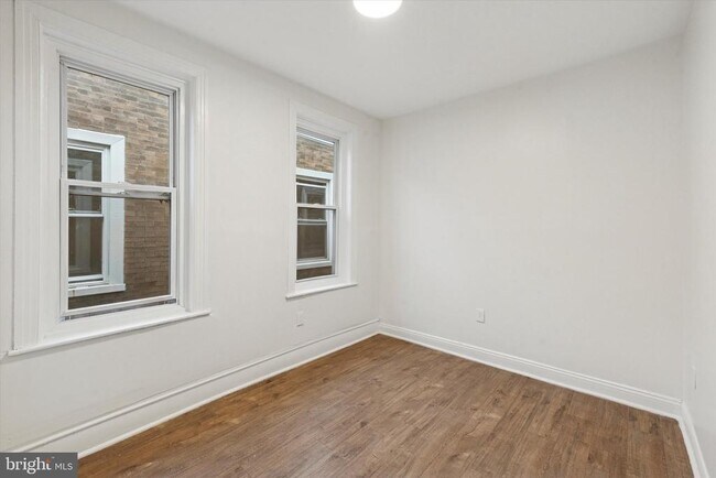 Foto del edificio - 6020 Catharine St