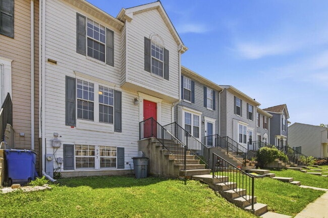 Building Photo - 927 Pirates Ct