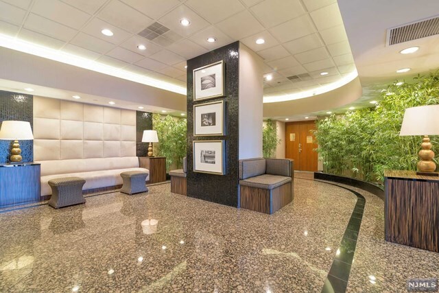 Foto del edificio - 800 Palisade Ave