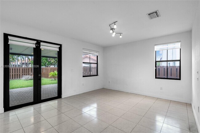 Foto del edificio - 9925 NW 10th St