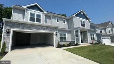 Building Photo - 424 Abigail Ave