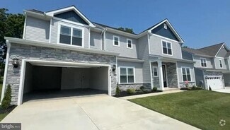 Building Photo - 424 Abigail Ave