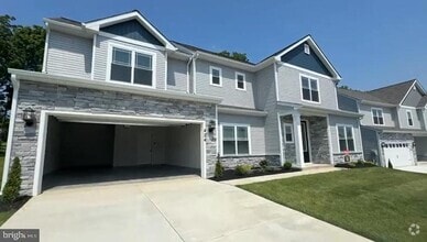 Building Photo - 424 Abigail Ave