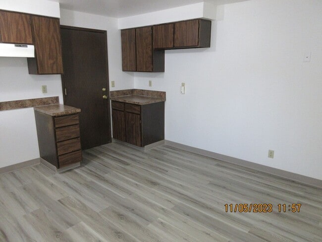 Foto del edificio - Updated and refurbished