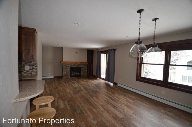 Building Photo - 2 br, 2 bath House - 2 Andorra 325 N. Fren...