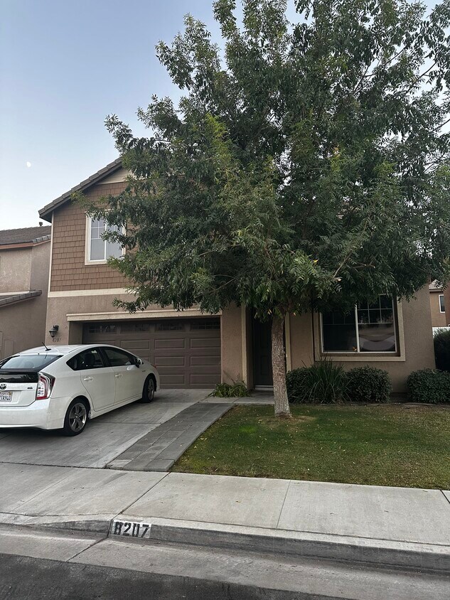 8207 Prentice Hall Dr, Bakersfield, CA 93311 House Rental in