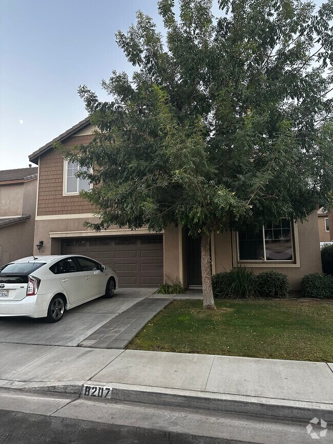 5818 Blue Spruce Ave, Bakersfield, CA 93313 House Rental in