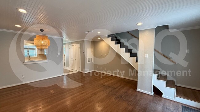 Building Photo - 5505 Live Oak St