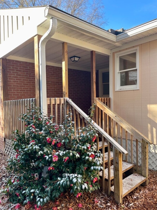 Building Photo - 1153 Delano St