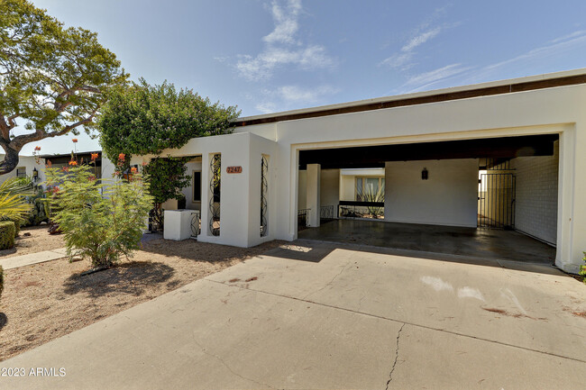 Building Photo - 7247 E Cactus Wren Rd