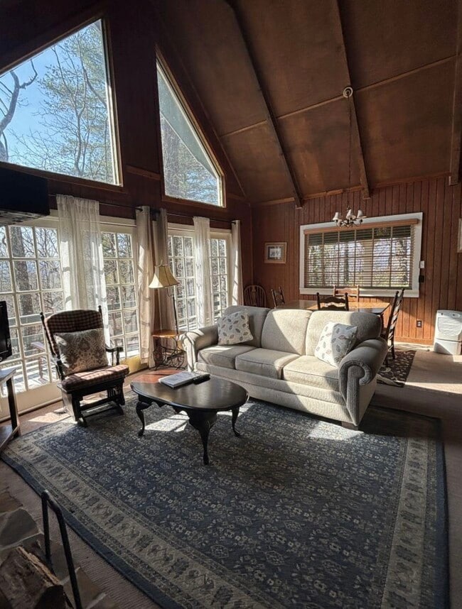 Photo - 490 Chalet Village Dr House