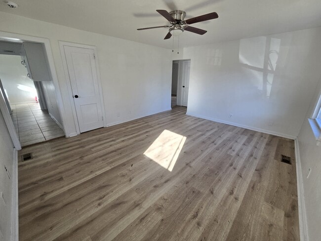 Foto del edificio - 9277 Mason Creek Rd