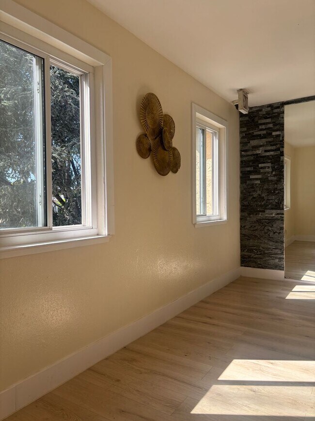 Foto del edificio - Redwood City Apartments Unit 5