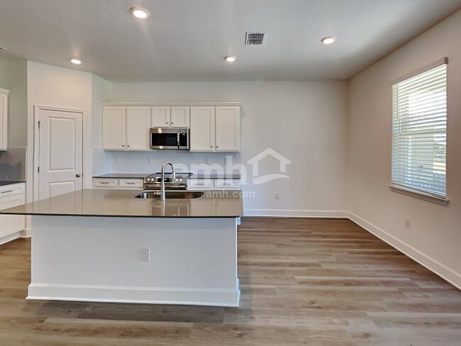 Building Photo - 37778 Dusty Saddle Ln