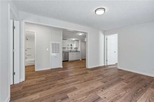 Building Photo - 190 Chivalry Ln