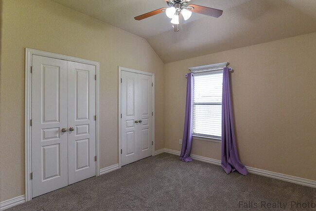 Building Photo - 4916 Olivia Lane