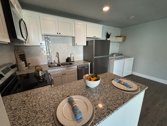 Building Photo - 600 Allen Ave