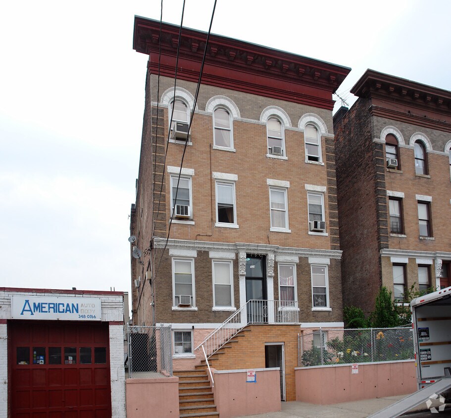 Foto principal - 724 10th St