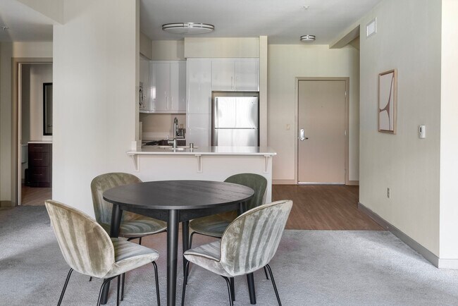 Foto del edificio - 5200 Iron Horse Pkwy