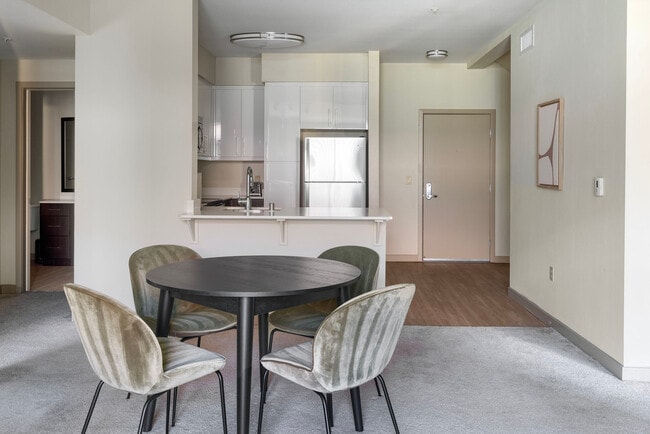 Foto del edificio - 5200 Iron Horse Pkwy