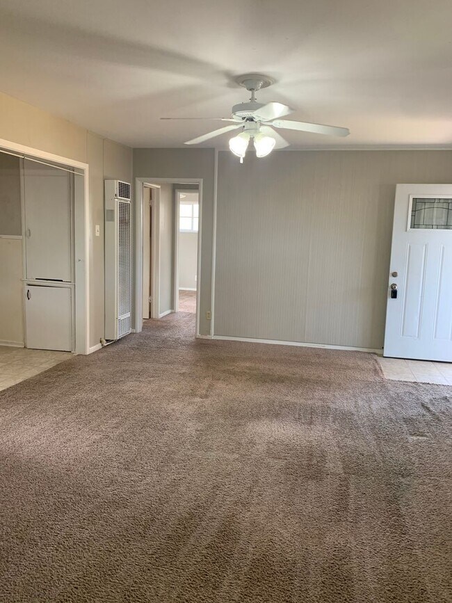 Building Photo - 3 Bedroom Home Located In Medical District!