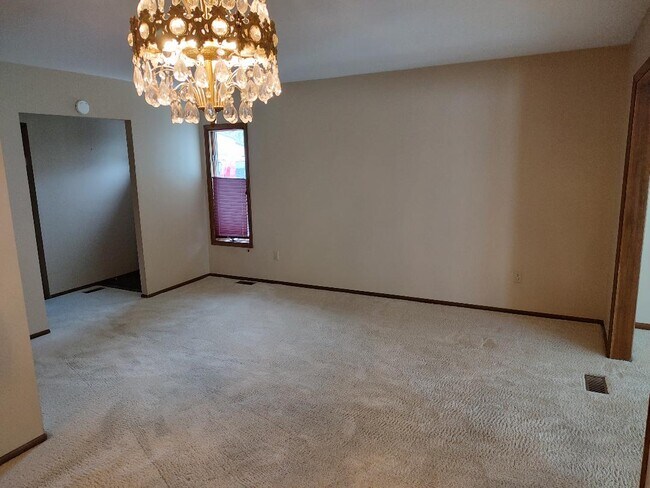 Dining Room - 247 Otterbein Dr