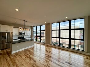 Building Photo - 116 S Main St