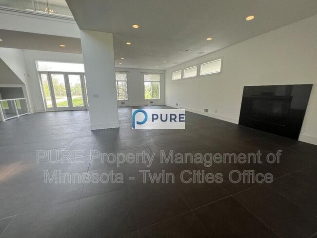 Building Photo - 8731 Alverno Ave W