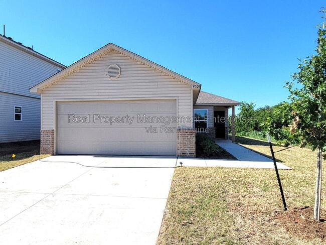 Building Photo - 9501 NW 118th St