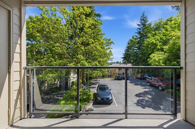 Building Photo - Mercer Island Condo with Reserved Parking & In-Unit Laundry!