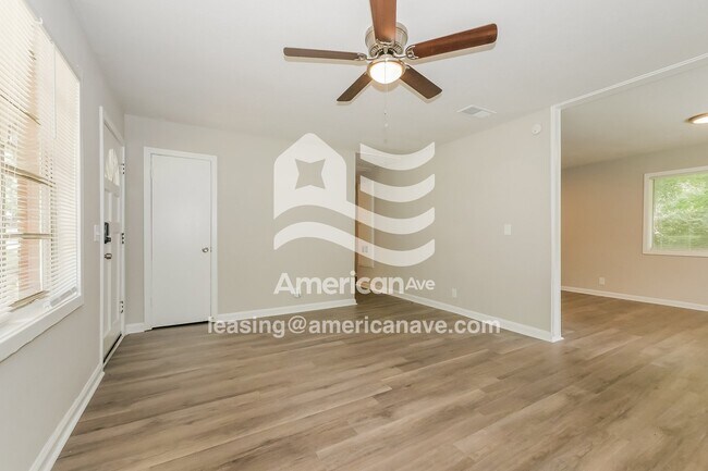 Foto del edificio - 4758 Wellborn Dr