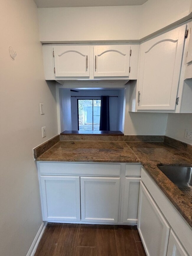 Building Photo - 303 Haltiwanger Rd