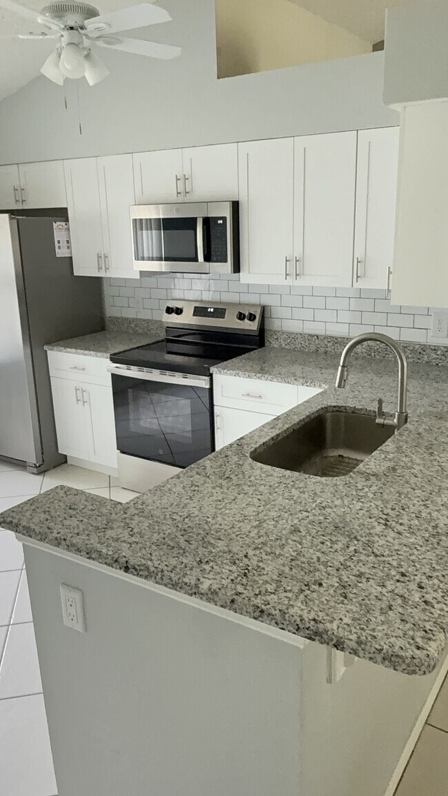 Cocina - 9211 Palm Tree Dr