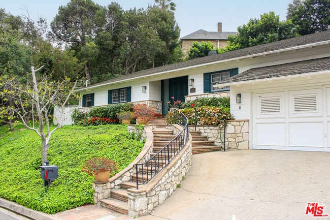 Building Photo - 1079 Marilyn Dr