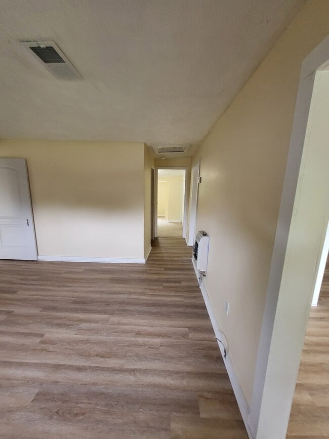 Building Photo - 1410 N 12th Ave