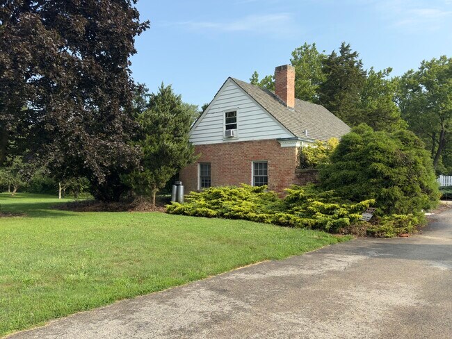 Foto del edificio - 15751 Burr Oak Rd