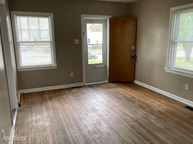 Building Photo - 2 br, 1 bath House - 610 N Saint Clair St