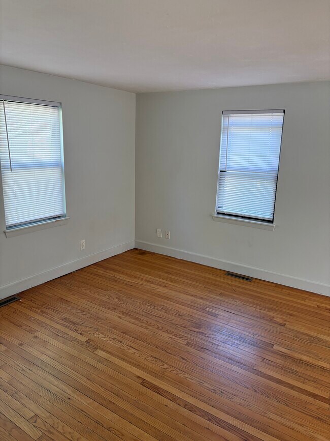 Building Photo - 11 Brownell Cir