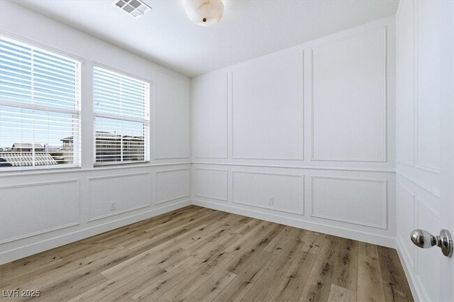 Foto del edificio - 10260 Western Pine Ave
