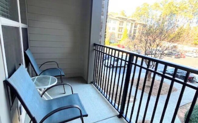 Foto del edificio - 700 Venue Wy