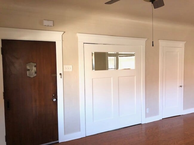 Building Photo - 1144 E Appleton St