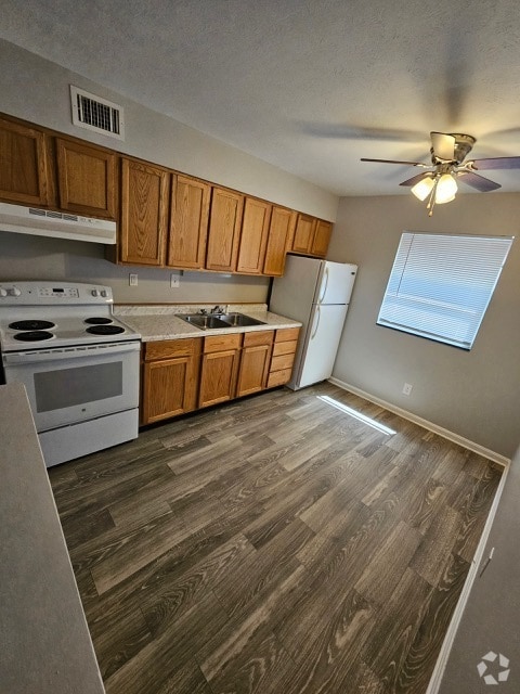 kitchen - Hillview Manor