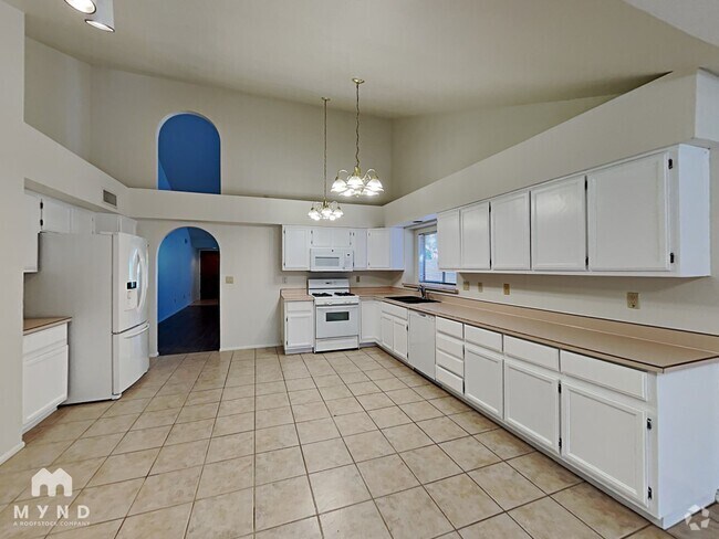 Building Photo - 10487 N Fairway Vista Ln