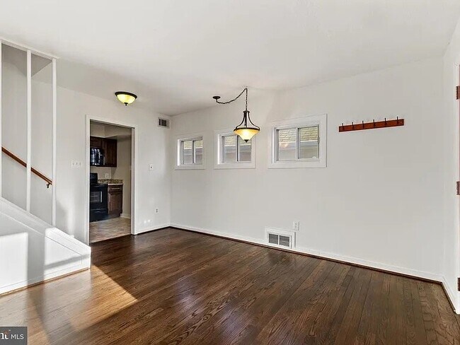 Foto del edificio - 7858 Snead Ln